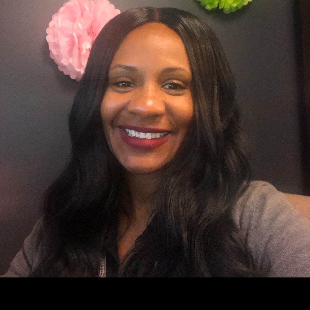Meet your Posher, Zakia